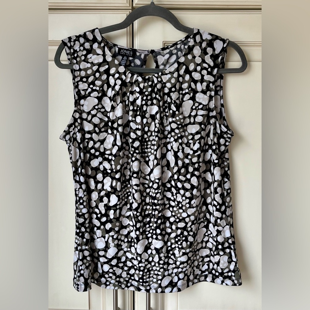 🍋 Jones New York Black, Green and White Ruched Sleeveless Blouse